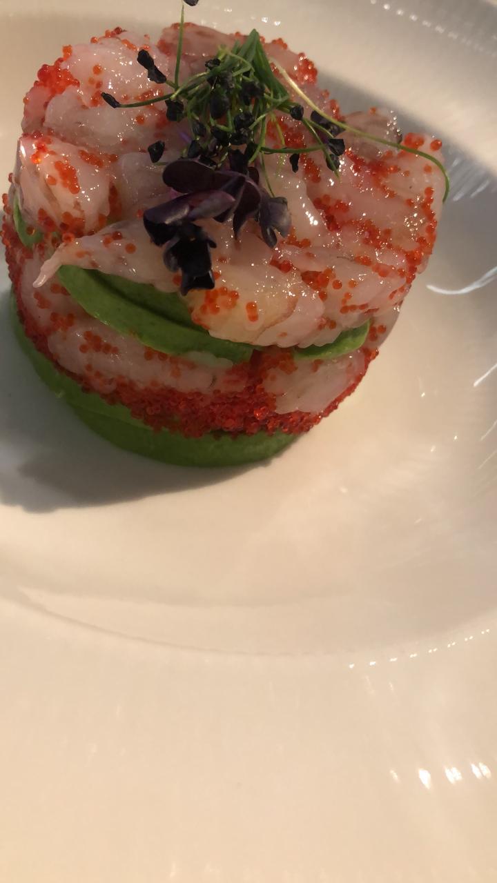 Elegant shrimp tartare
